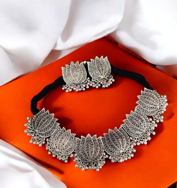 Oxidized Lotus Dori Necklace