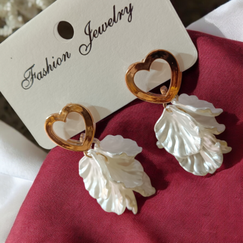 Photoroom-20241026_222102.png Elegant Korean Flower Petal Studded Earrings