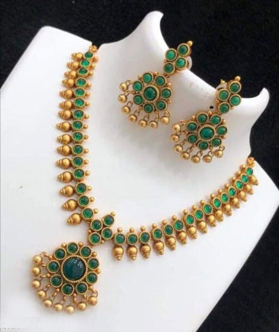 Gold toned Green Stone Necklace Set