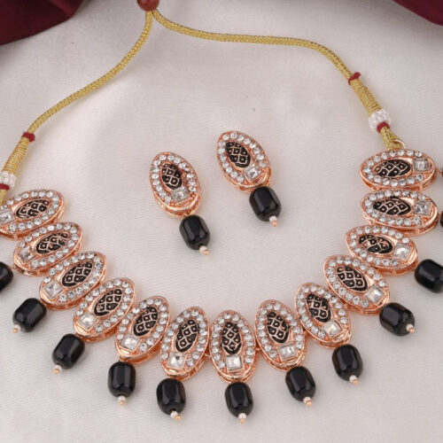Traditional white and green stone neck set