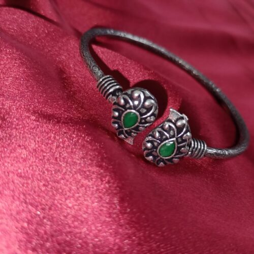Premium oxidized Kada