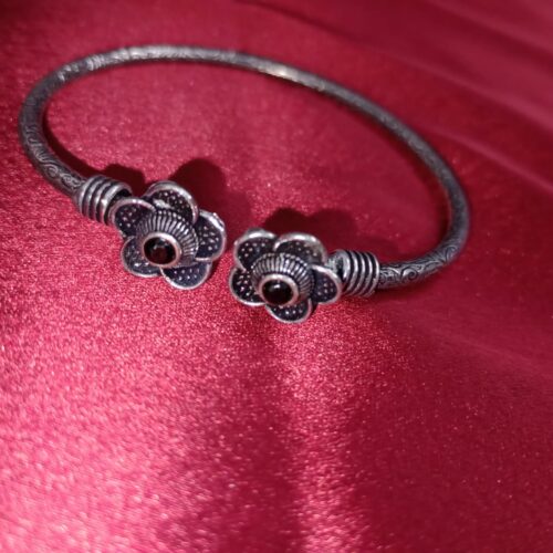 Premium oxidized Kada
