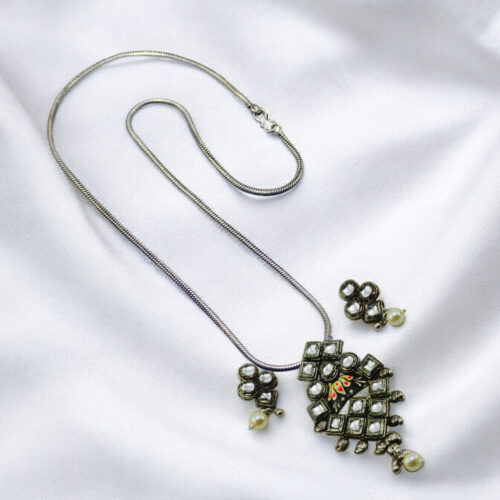 WhatsApp-Image-2024-06-15-at-5.27.02-PM-2.jpeg Kundan Oxidized Pendent set with Chain and Earrings