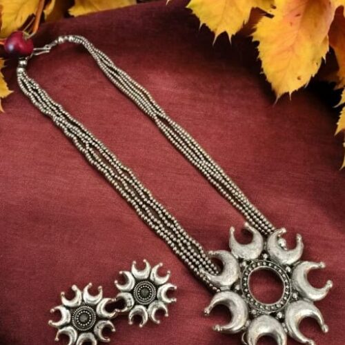 Oxidized Long Moon shaped Pendant Set