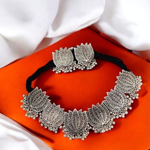 Oxidized Lotus Dori Necklace