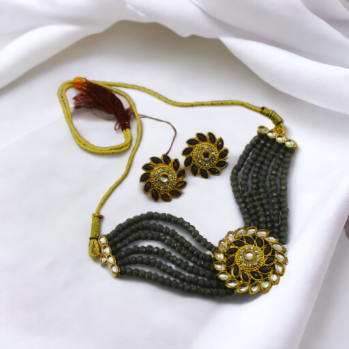 Kundan Choker Necklace And Stud Earrings